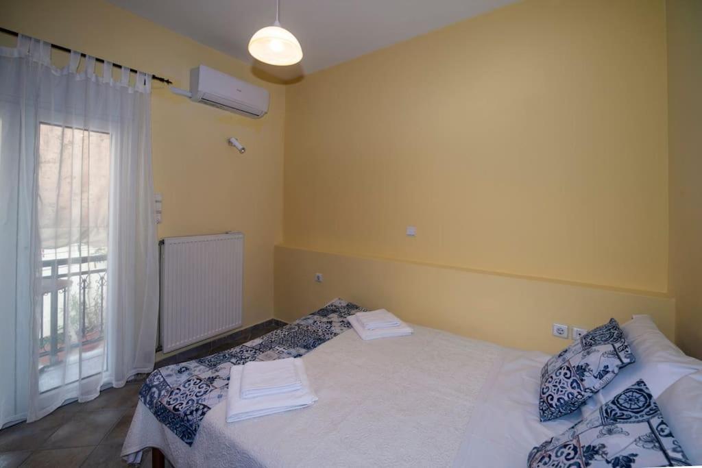 Μάνια Apartment Питагорио Екстериор снимка