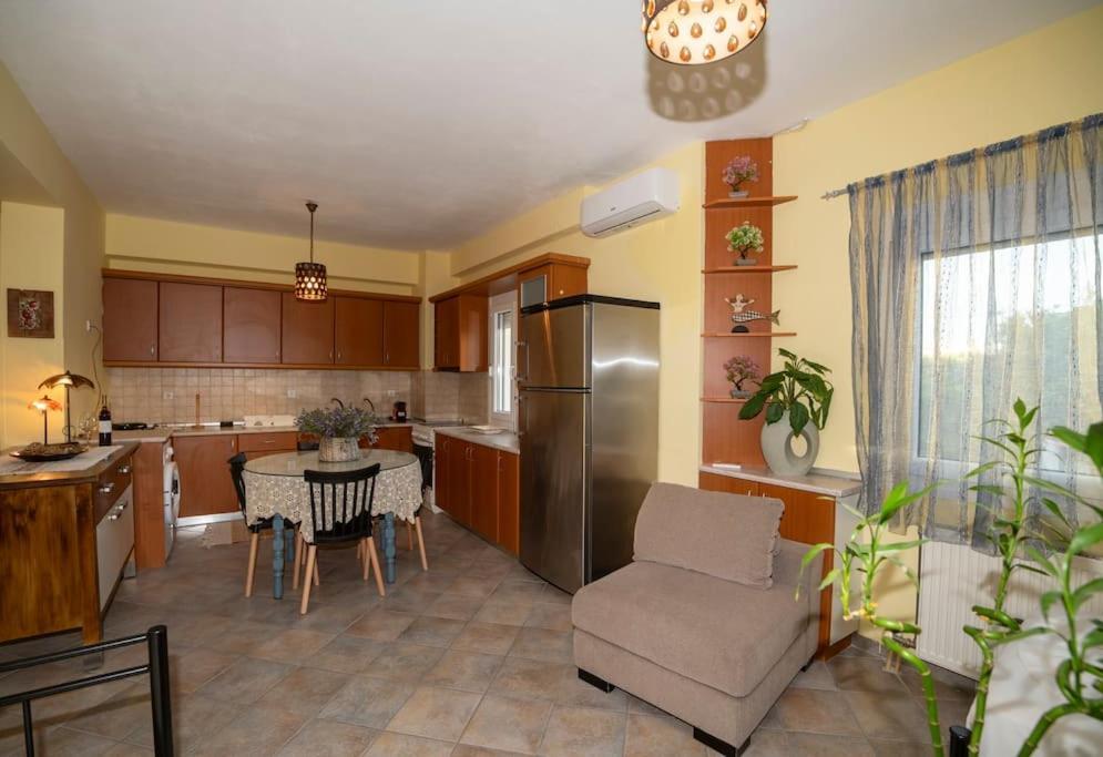 Μάνια Apartment Питагорио Екстериор снимка